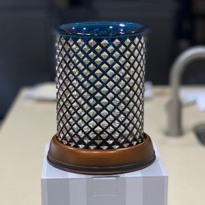 Scentsy Blue Diamond Lampshade Warmer